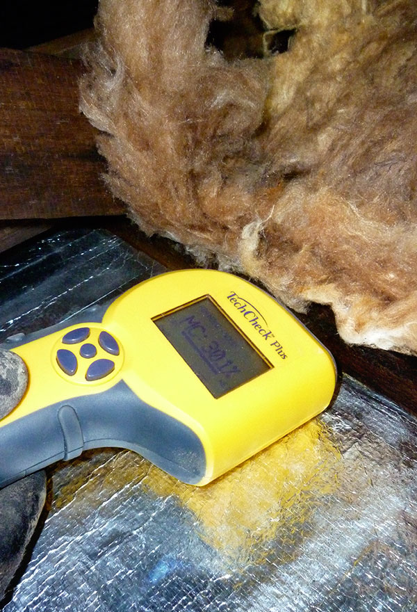 Image of the process of measuring condensation